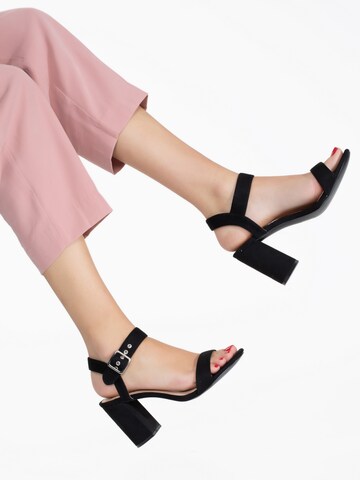 Celena Strap sandal 'Chanay' in Black