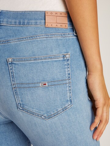 Tommy Jeans Flared Τζιν 'SYLVIA' σε μπλε