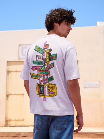 T-Shirt Next en gris : devant