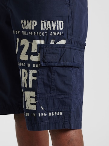 Regular Pantalon cargo CAMP DAVID en bleu