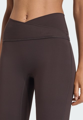 ADIDAS PERFORMANCE - Skinny Pantalón deportivo 'Studio All Me' en marrón