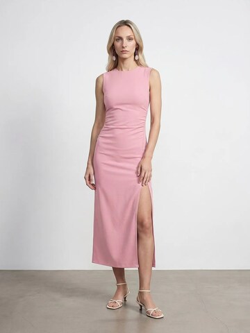 Rochie 'Midi' de la Dilvin pe roz