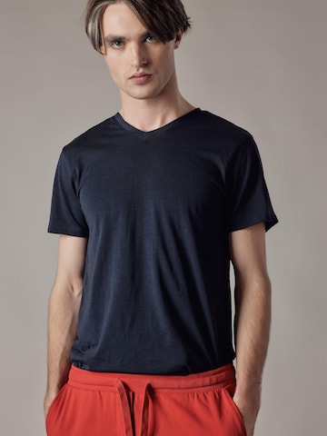 T-Shirt OWN Off With Nature en bleu : devant