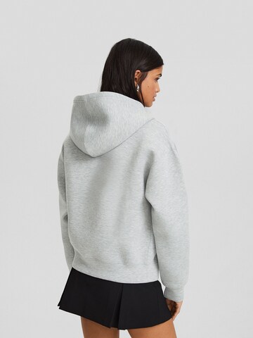 Bershka Sweatjacke in Grau