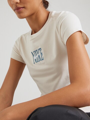 Nike Sportswear Футболка в Белый
