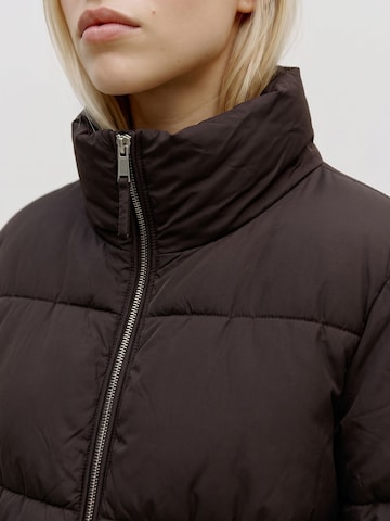 Giacca invernale 'DINA' di VERO MODA in marrone