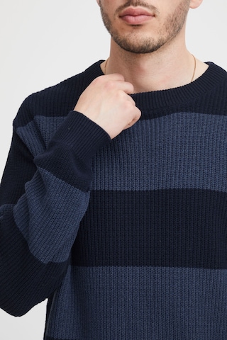 !Solid Pullover in Blau