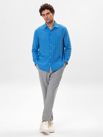 Antioch Regular Fit Hemd in Blau: Vorderseite