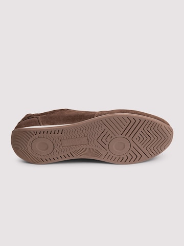 Pantofi de la Ombre pe maro