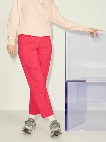 JJXX Regular Pleat-Front Pants 'Chloe' in Red