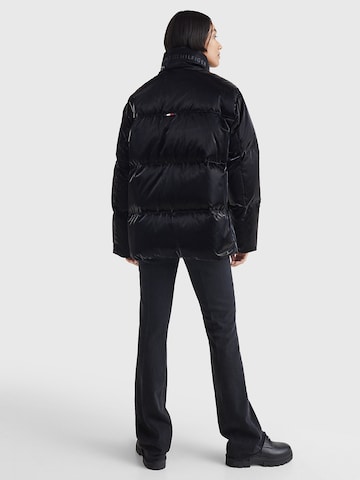 TOMMY HILFIGER Winterjacke in Schwarz