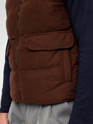 Antioch Vest in Brown