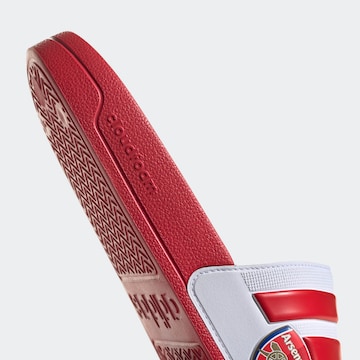 Claquettes / Tongs 'Adilette' ADIDAS ORIGINALS en rouge