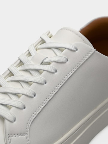CALL IT SPRING - Zapatillas deportivas bajas 'TRABUCO' en blanco