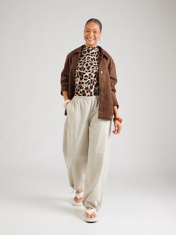 Tricou body 'Thorina' de la ABOUT YOU pe maro