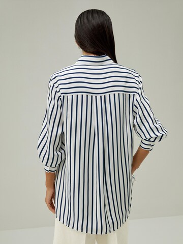 Camicia da donna di Lilysilk in blu