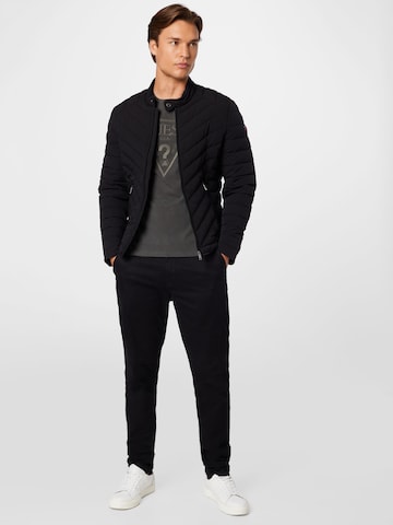 Geacă de primăvară-toamnă de la GUESS pe negru