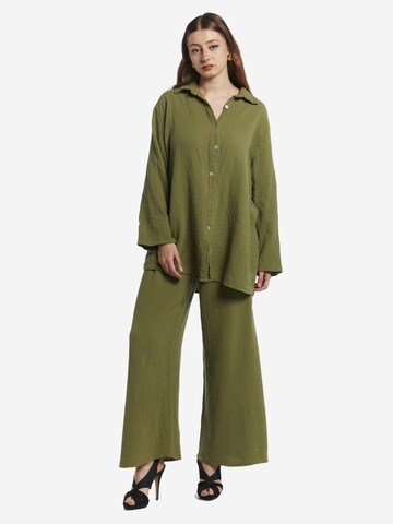 Elara Set in Grün: Vorderseite