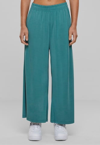 Urban Classics Wide leg Pants in Green: front