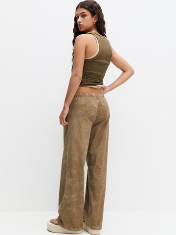 Pull&Bear Loosefit Hose in Grün