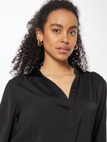 Banana Republic - Blusa en negro