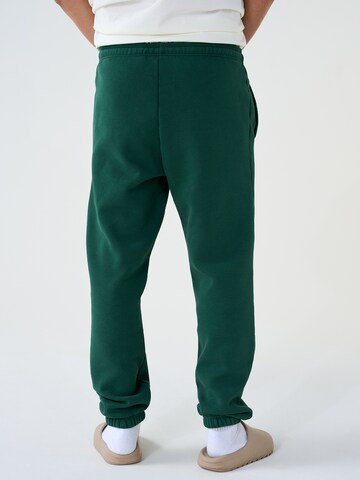 Loosefit Pantalon 'Marlo' ABOUT YOU x Dardan en vert