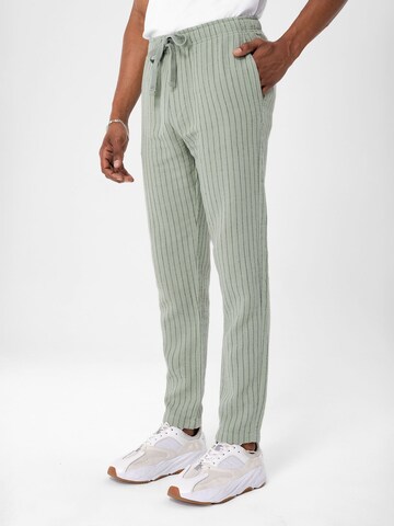 Coupe slim Pantalon By Diess Collection en vert