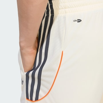 Regular Pantalon 'Teamgeist 26' ADIDAS ORIGINALS en blanc