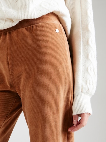 GARCIA Regular Pants in Brown