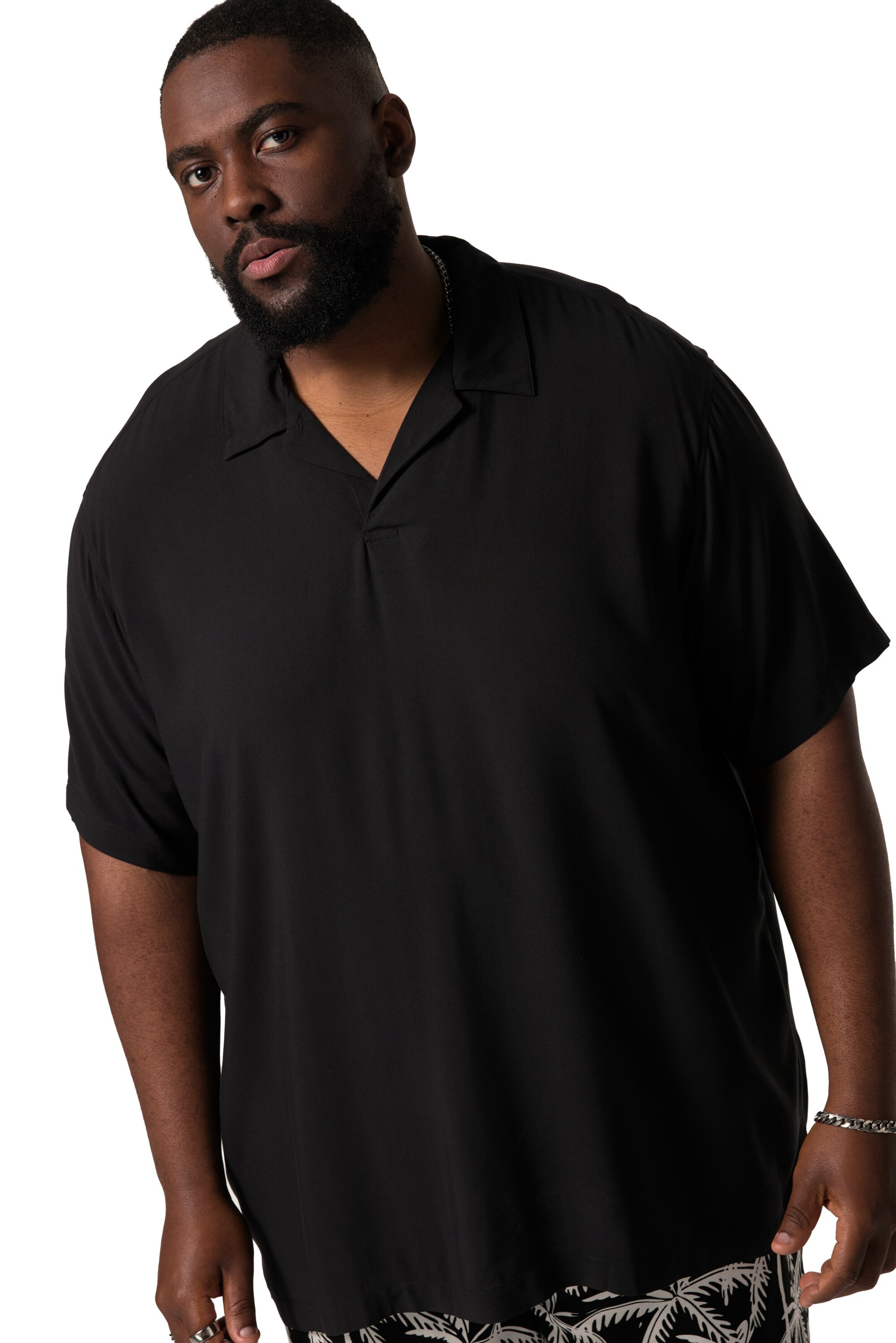 STHUGE Shirt in Black: front