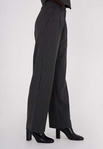 FRESHLIONS Regular Stoffhose in Grau