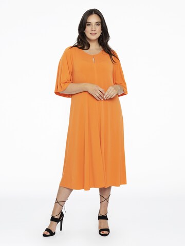 Yoek Kleid in Orange