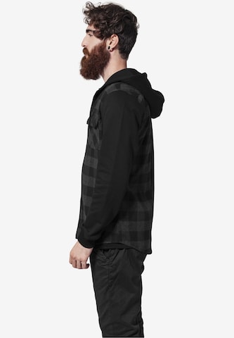 Urban Classics - Ajuste regular Camisa en negro