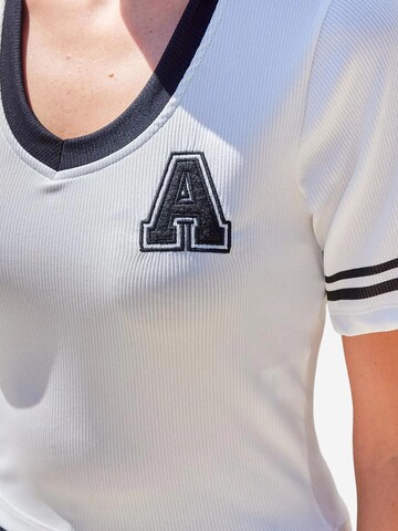 Maglietta di Bigdart in bianco