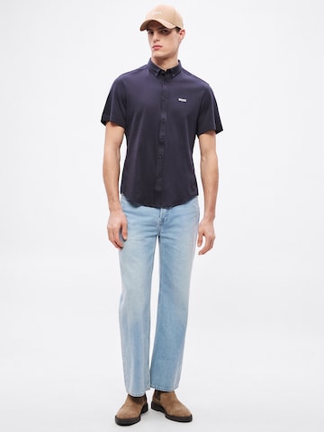Coupe regular Chemise 'Motion' BOSS en bleu