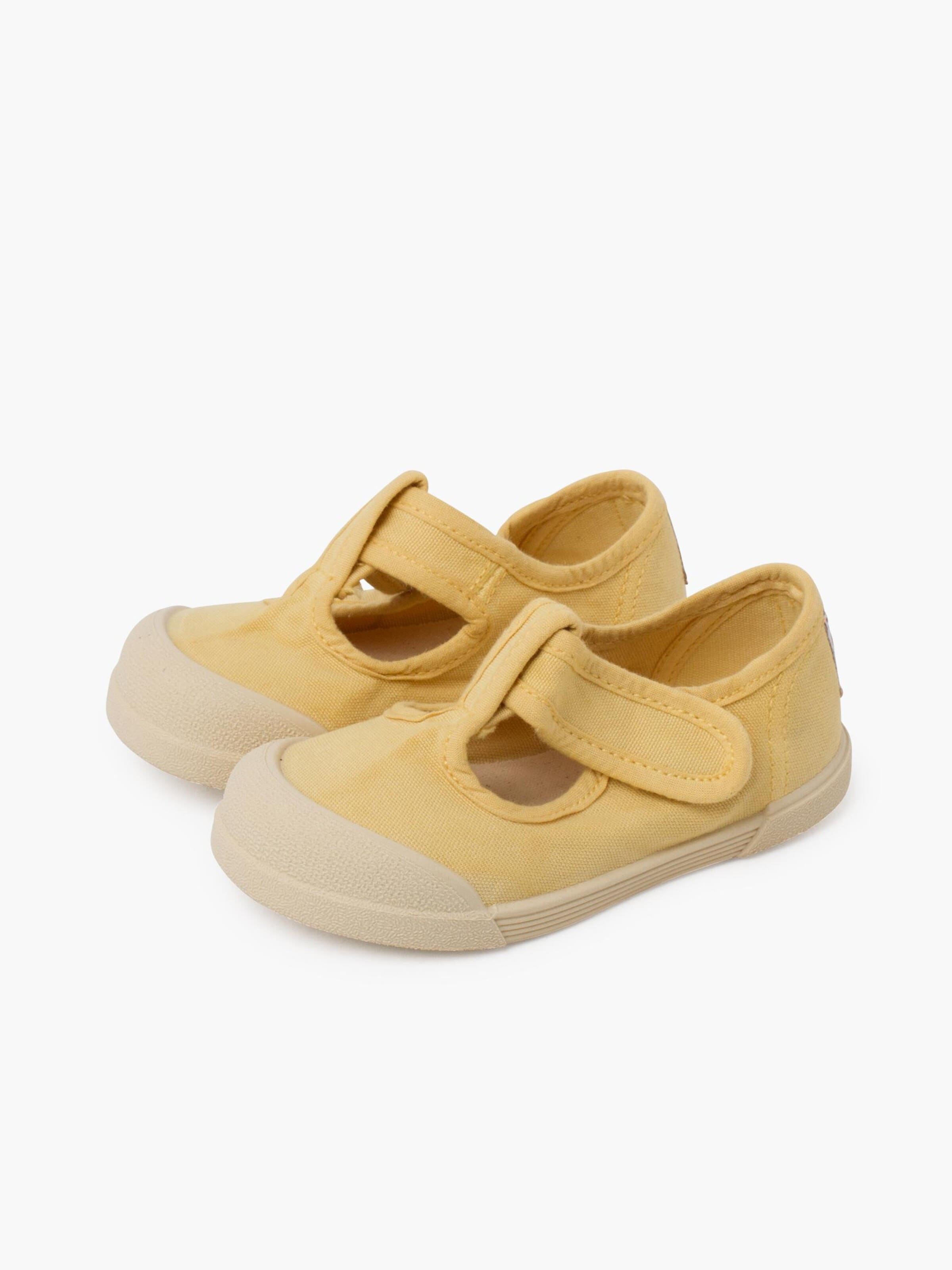 Pisamonas First-Step Shoes in Yellow