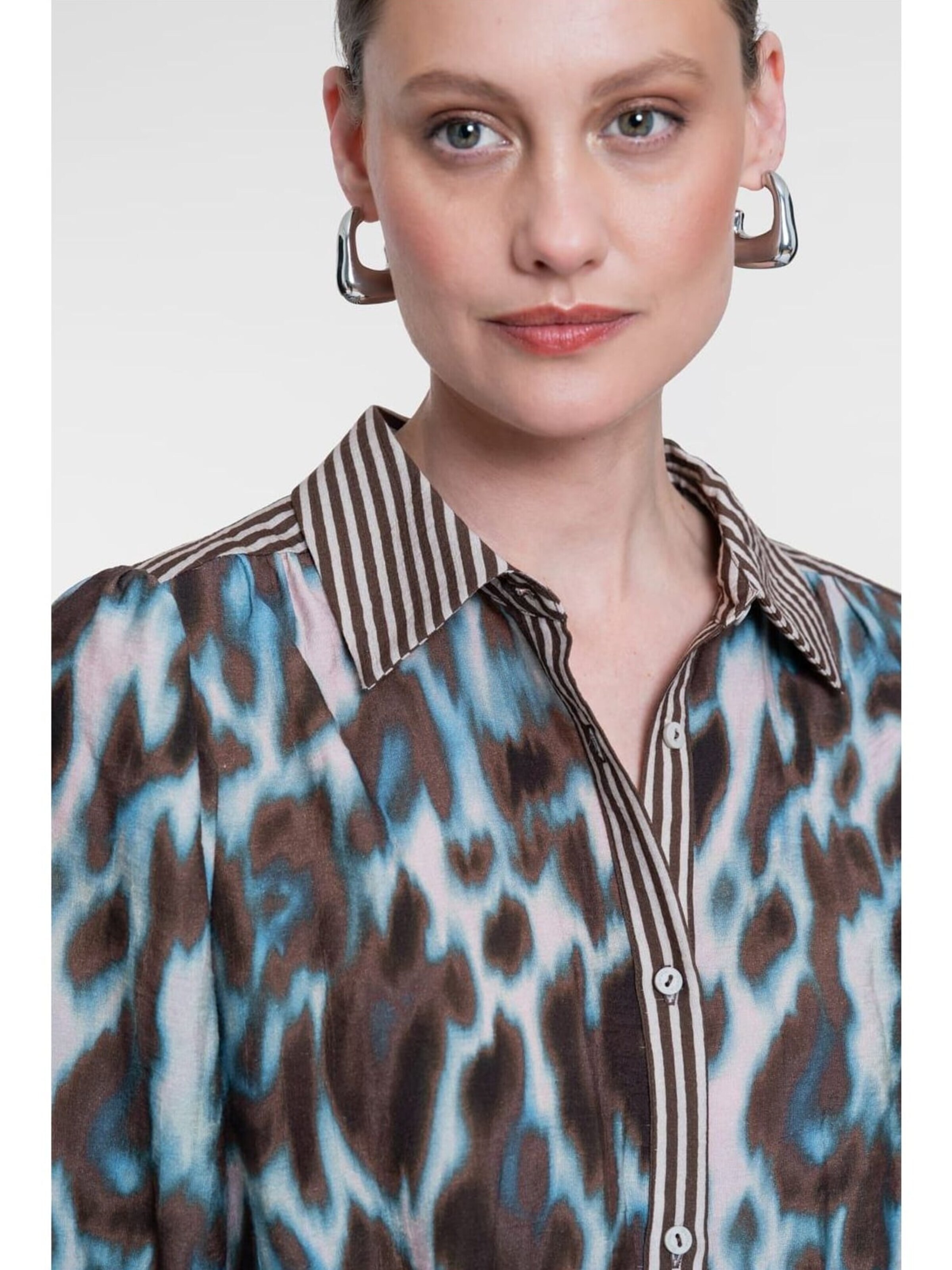 Geisha Blouse in Brown