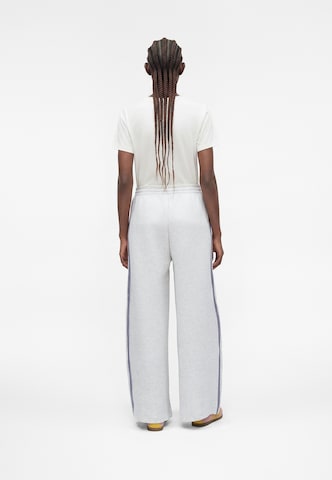 ADIDAS ORIGINALS Loosefit Bukser i grå