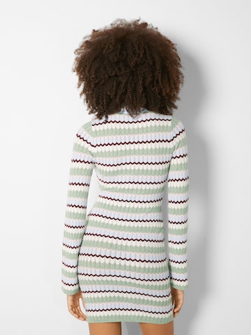 Rochie tricotat de la Bershka pe verde