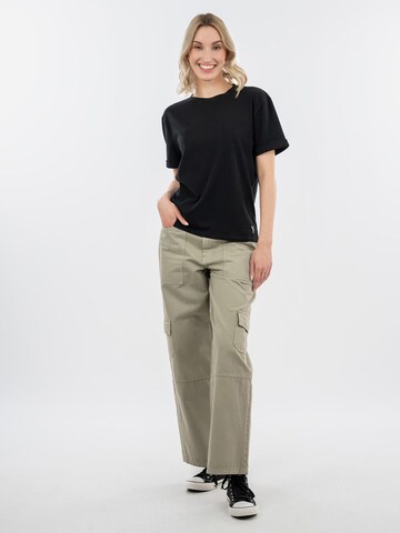 Suri Frey Shirts ' SFY Freyday ' i sort: forside