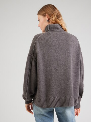 WEEKDAY Pullover 'Dita' in Braun