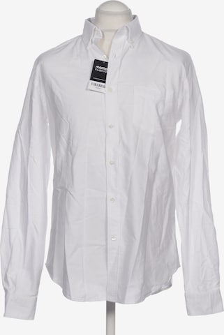 Closed Button Up Shirt in L in White: front