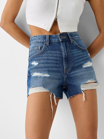 Bershka Regular Shorts in Blau