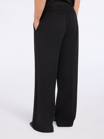 Fiorella Rubino Regular Broek in Zwart