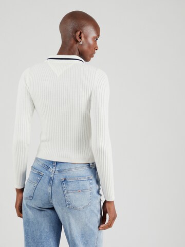 balta Tommy Jeans Megztinis 'ESSENTIAL'