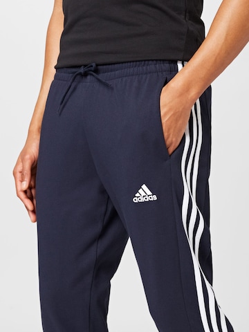 ADIDAS SPORTSWEAR Slimfit Športne hlače 'Essentials Tapered Open Hem 3-Stripes' | modra barva
