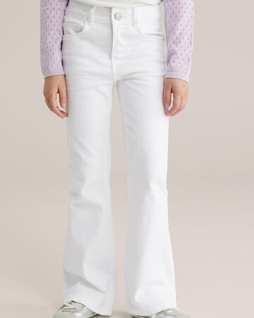 WE Fashion Flared Jeans i vit: framsida