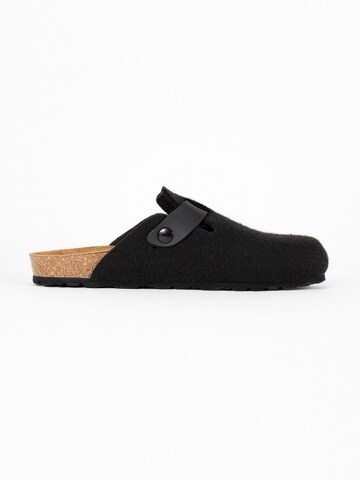 Bayton Clogs in Black