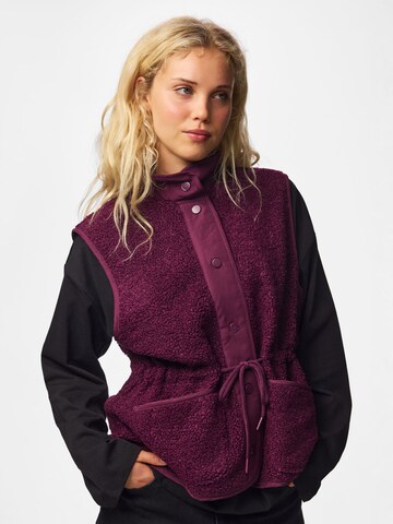 Gilet 'KATTY' di PIECES in rosso: frontale