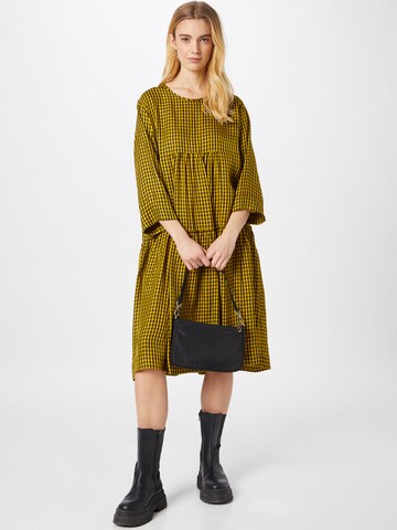 Robe 'MANykia' Masai en jaune